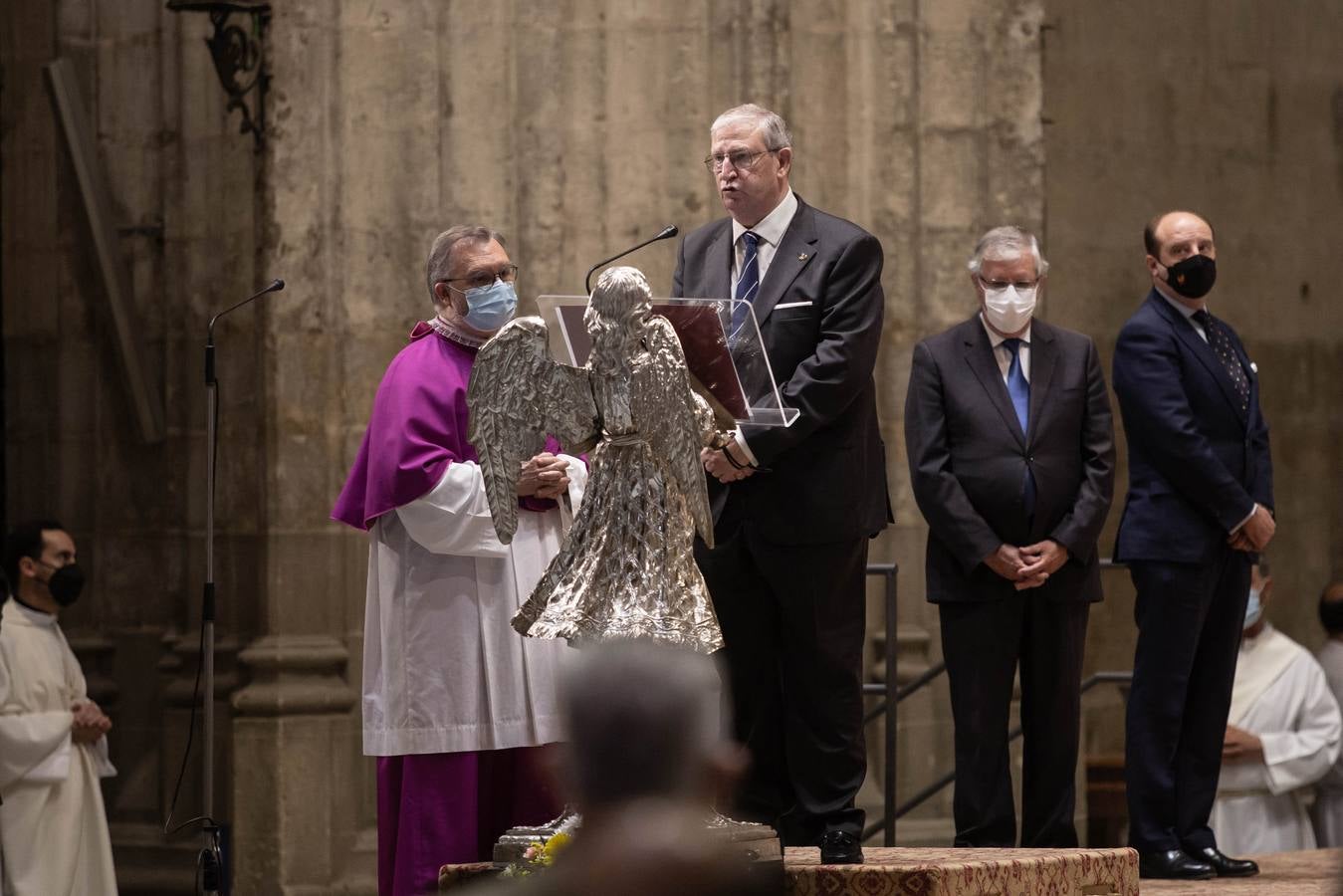 Misa solemne de despedida de monseñor Asenjo en la Catedral de Sevilla