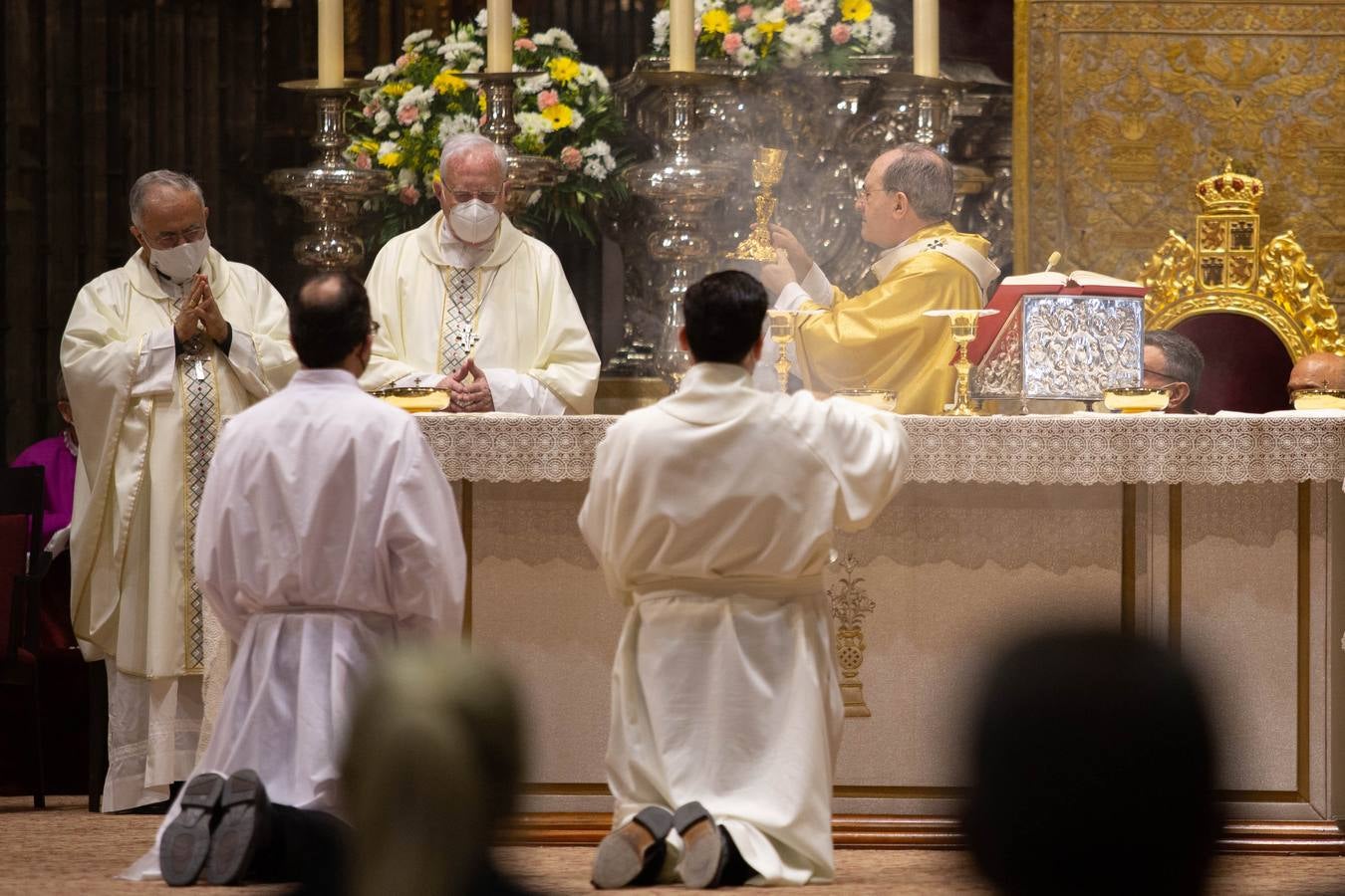 La Sevilla oficial arropó a monseñor Asenjo en su adiós como arzobispo