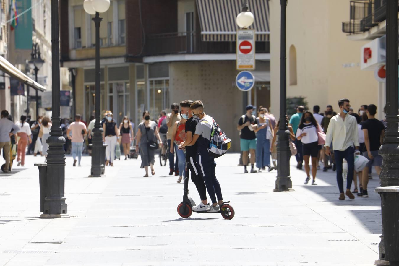 El auge de los patinetes eléctricos en Córdoba, en imágenes