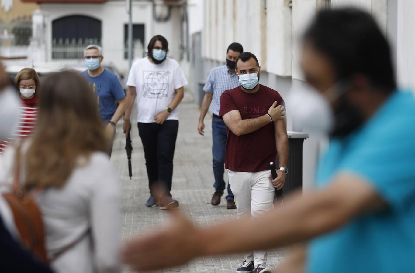 La segunda vacunación de los profesores en Córdoba, en imágenes