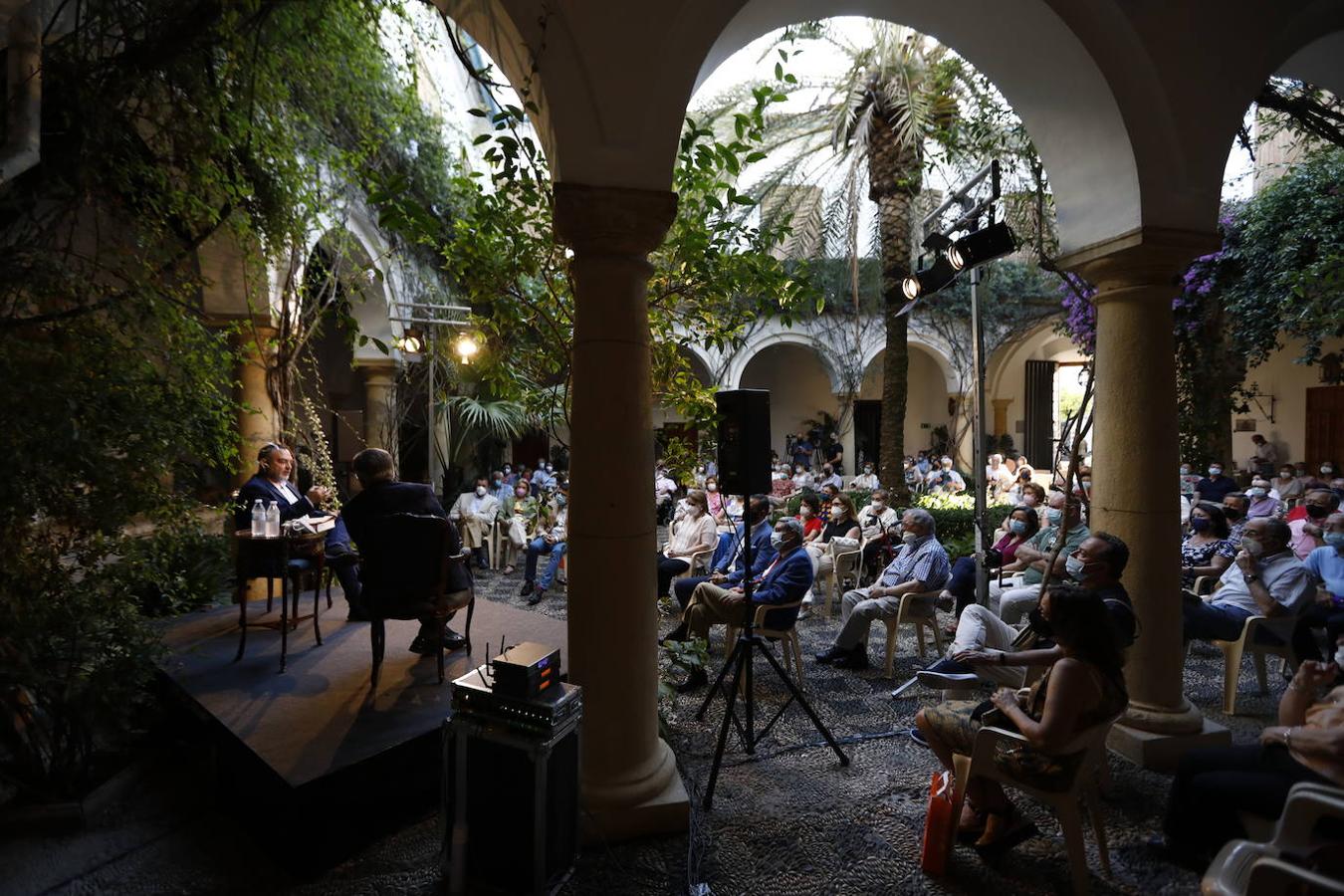 La presencia de Sánchez Adalid en el Foro Cultural de ABC Córdoba, en imágenes