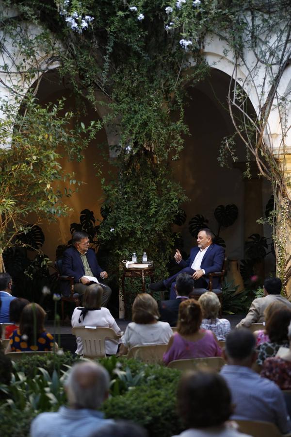 La presencia de Sánchez Adalid en el Foro Cultural de ABC Córdoba, en imágenes