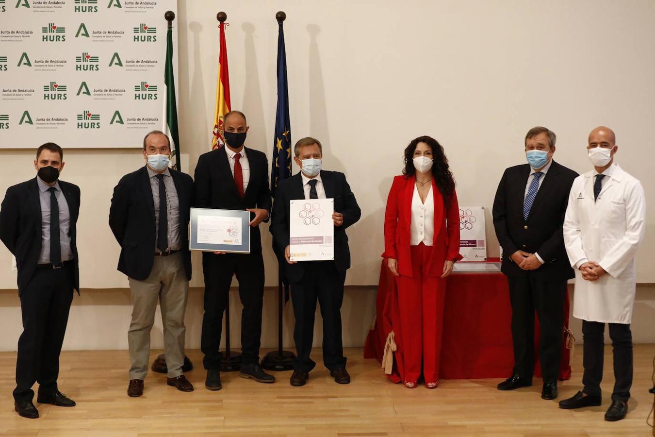 La entrega de distintivos contra la violencia de género en Córdoba, en imágenes