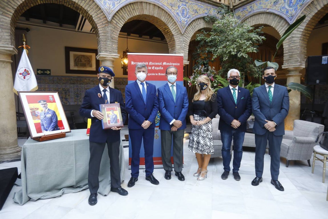 La exposición del Rey Felipe VI en el Círculo de la Amistad de Córdoba, en imágenes