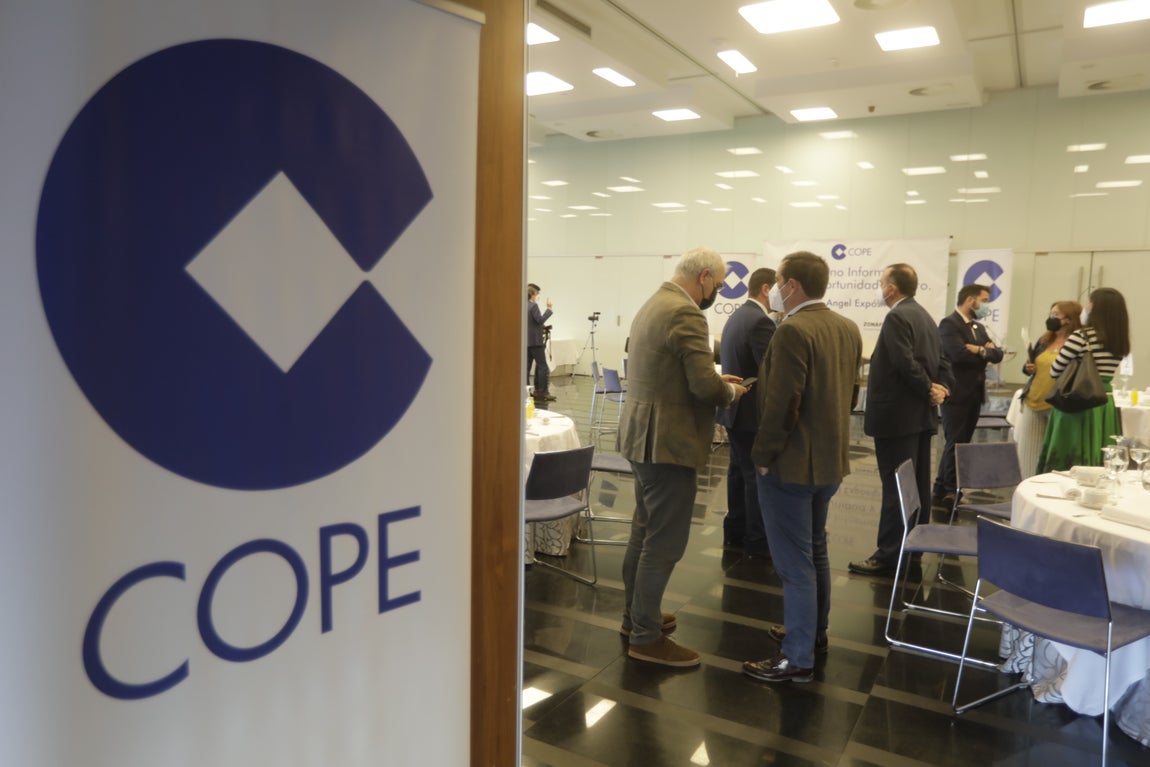 En imágenes: Desayuno informativo &#039;Cádiz, oportunidad y futuro