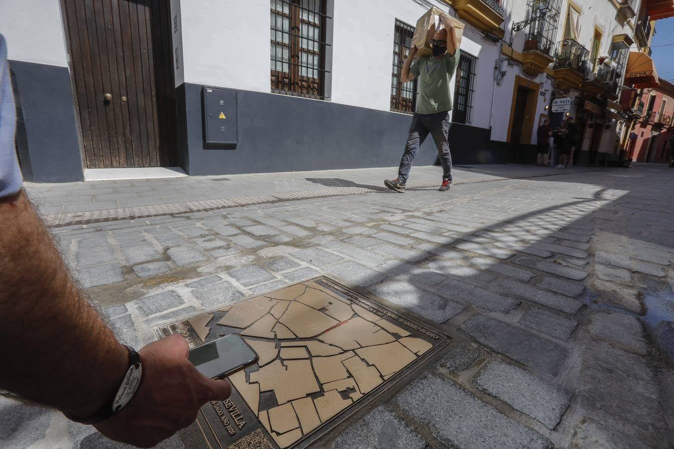 Tras las huellas de la muralla judía