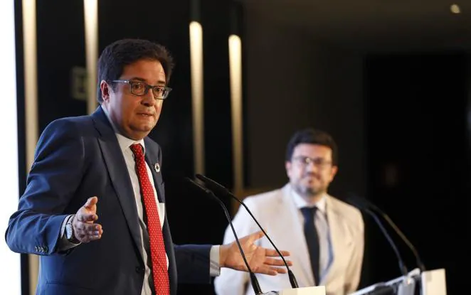 En imágenes, el presidente de Paradores, en la Mirada Económica de ABC Córdoba