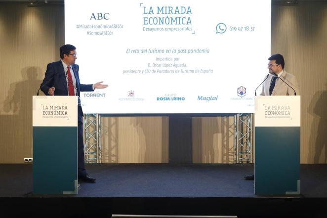 En imágenes, el presidente de Paradores, en la Mirada Económica de ABC Córdoba