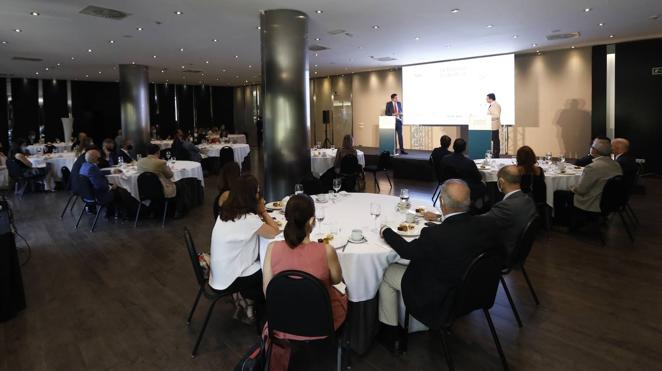 En imágenes, el presidente de Paradores, en la Mirada Económica de ABC Córdoba