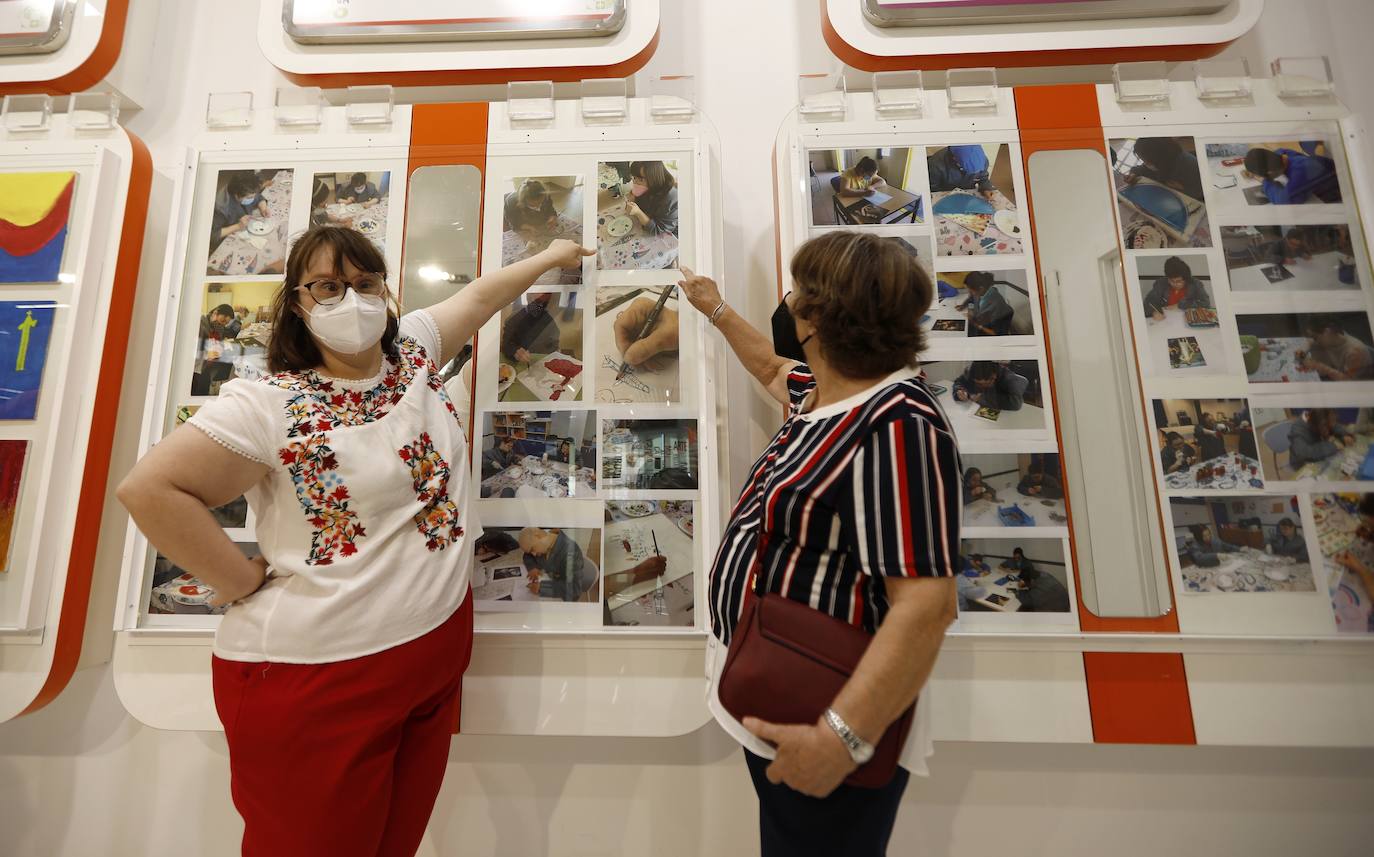 La exposición de Down Córdoba en el centro comercial La Sierra, en imágenes