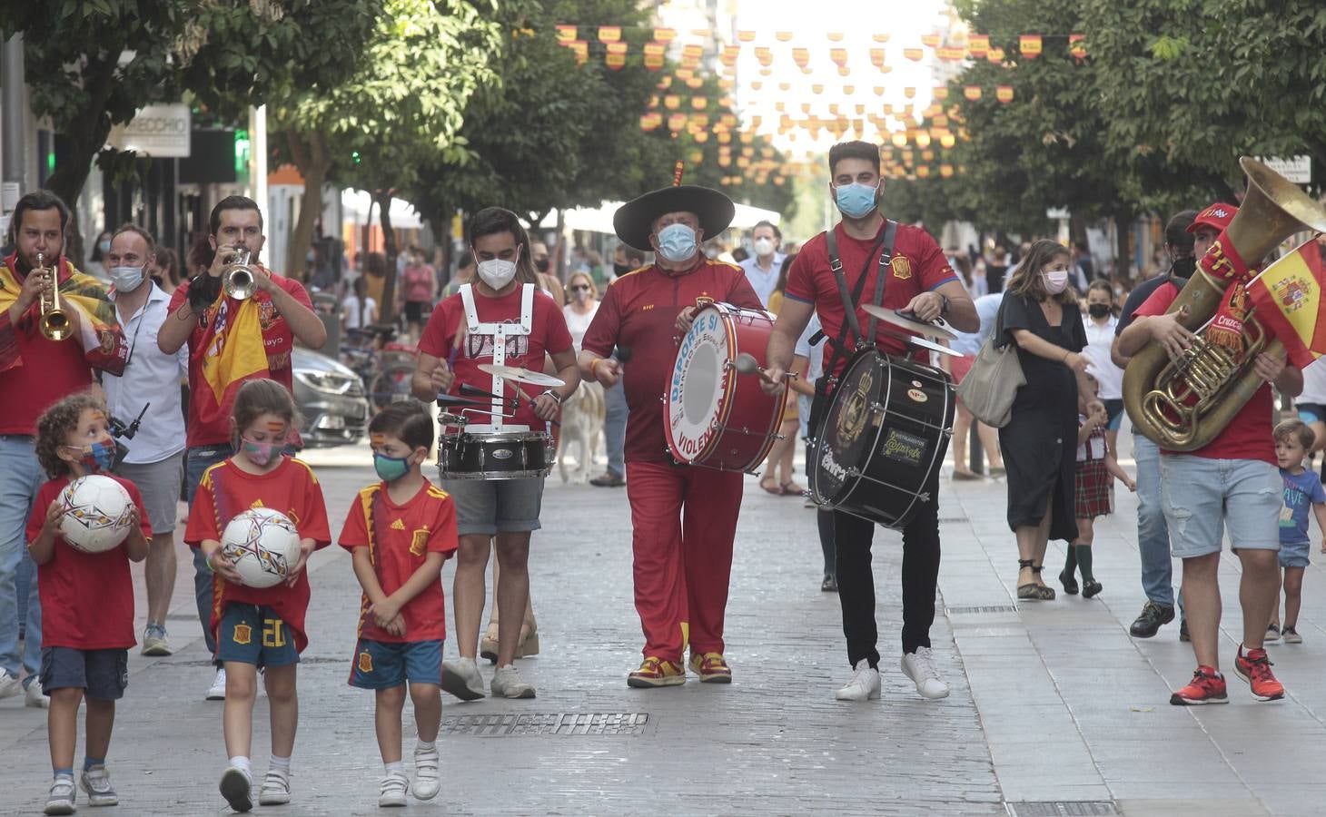 Eurocopa 2021: Manolo el del Bombo calienta motores en Sevilla