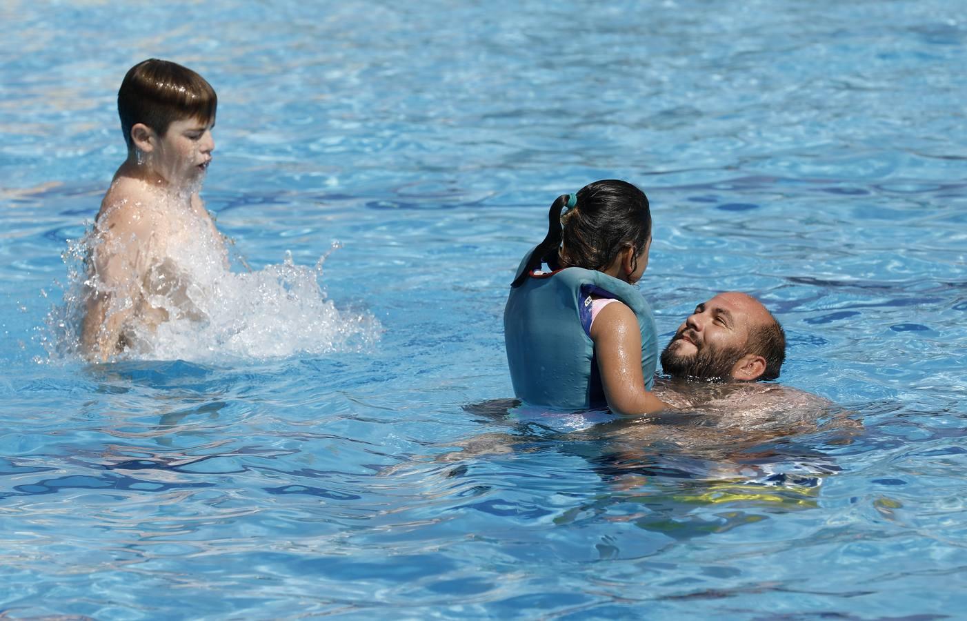 La piscina de la calle Marbella de Córdoba, en imágenes