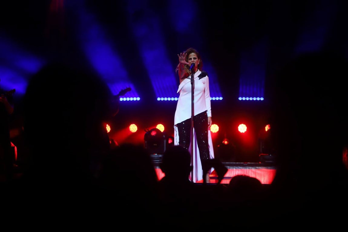 En imágenes, Pastora Soler hace vibrar a su público en su concierto de Córdoba