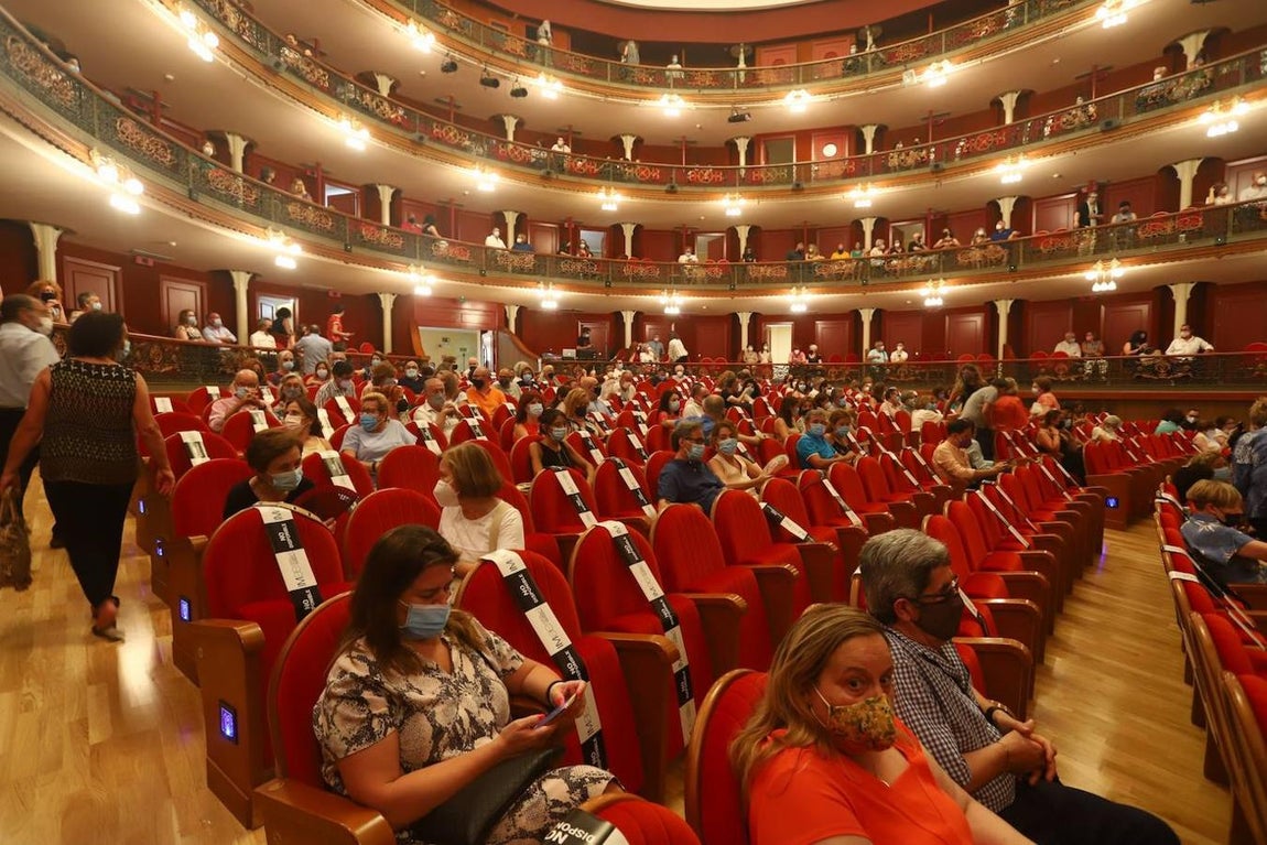 La representación de &#039;Eva contra Eva&#039;, en el Gran Teatro de Córdoba, en imágenes