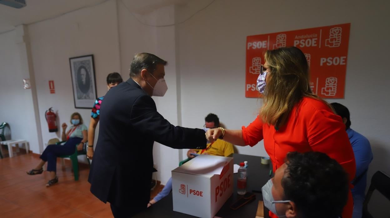 La votación de las primarias del PSOE de Andalucía en Córdoba, en imágenes