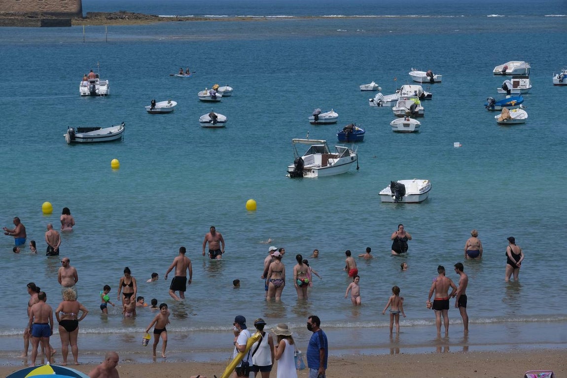 Fotos: Las playas de Cádiz capital siguen sin vigilancia policial