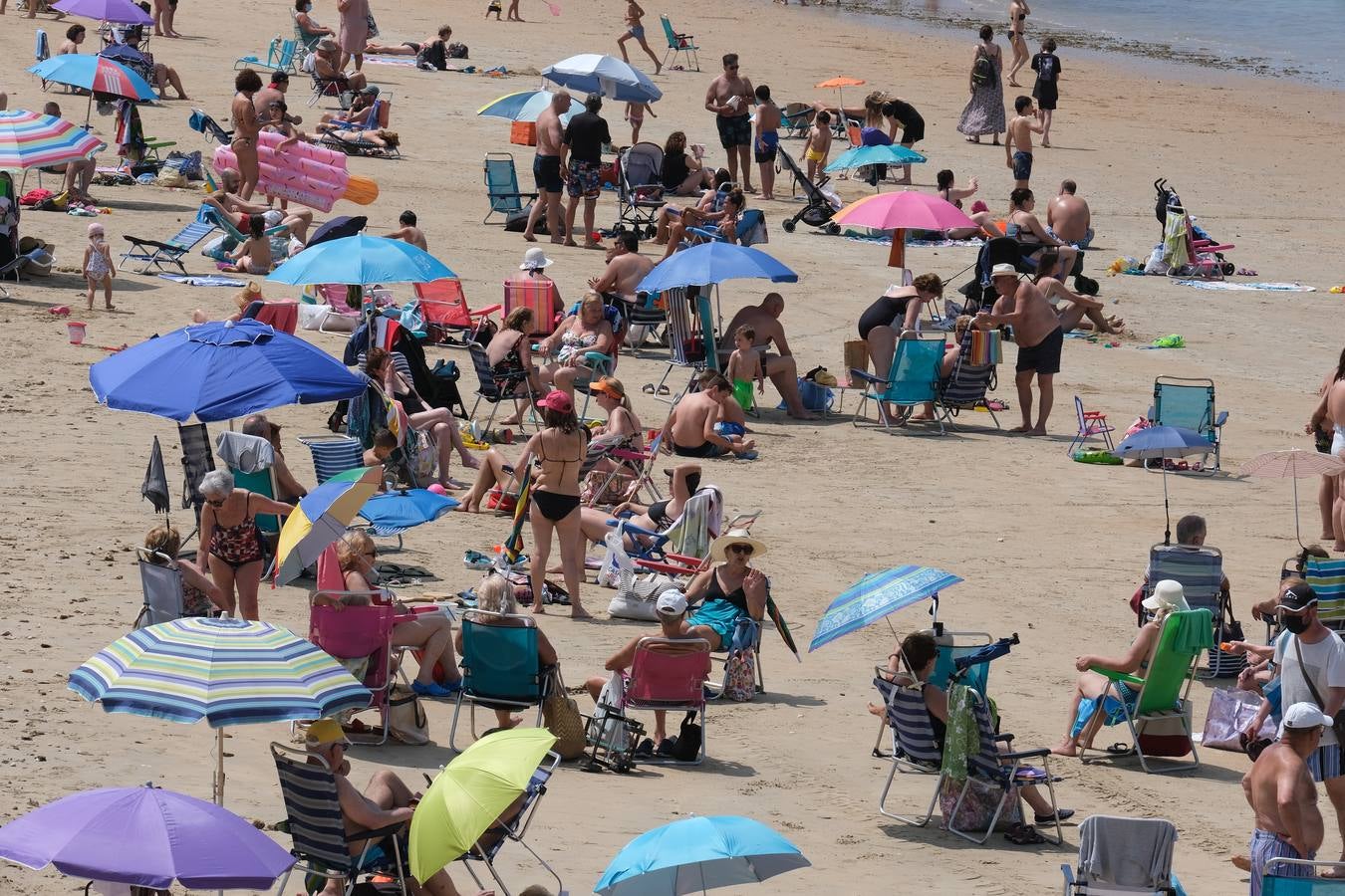 Fotos: Las playas de Cádiz capital siguen sin vigilancia policial