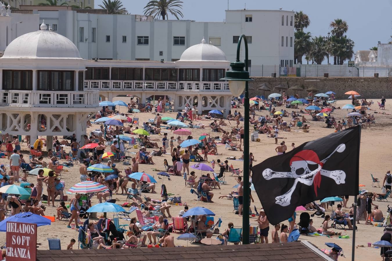 Fotos: Las playas de Cádiz capital siguen sin vigilancia policial