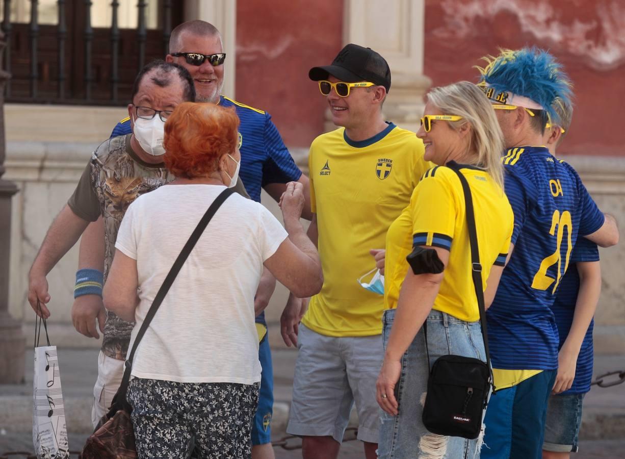 Eurocopa 2020 en Sevilla: calor y ganas de fiesta entre los aficionados de España y Suecia