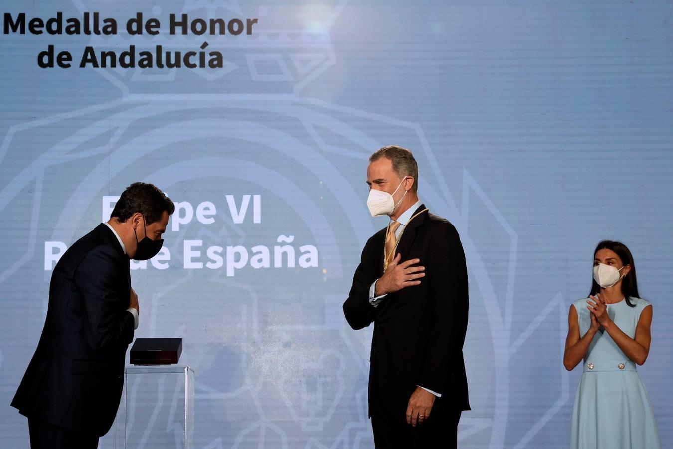 En imágenes, la entrega de la Medalla de Honor de Andalucía al Rey Felipe VI en Sevilla