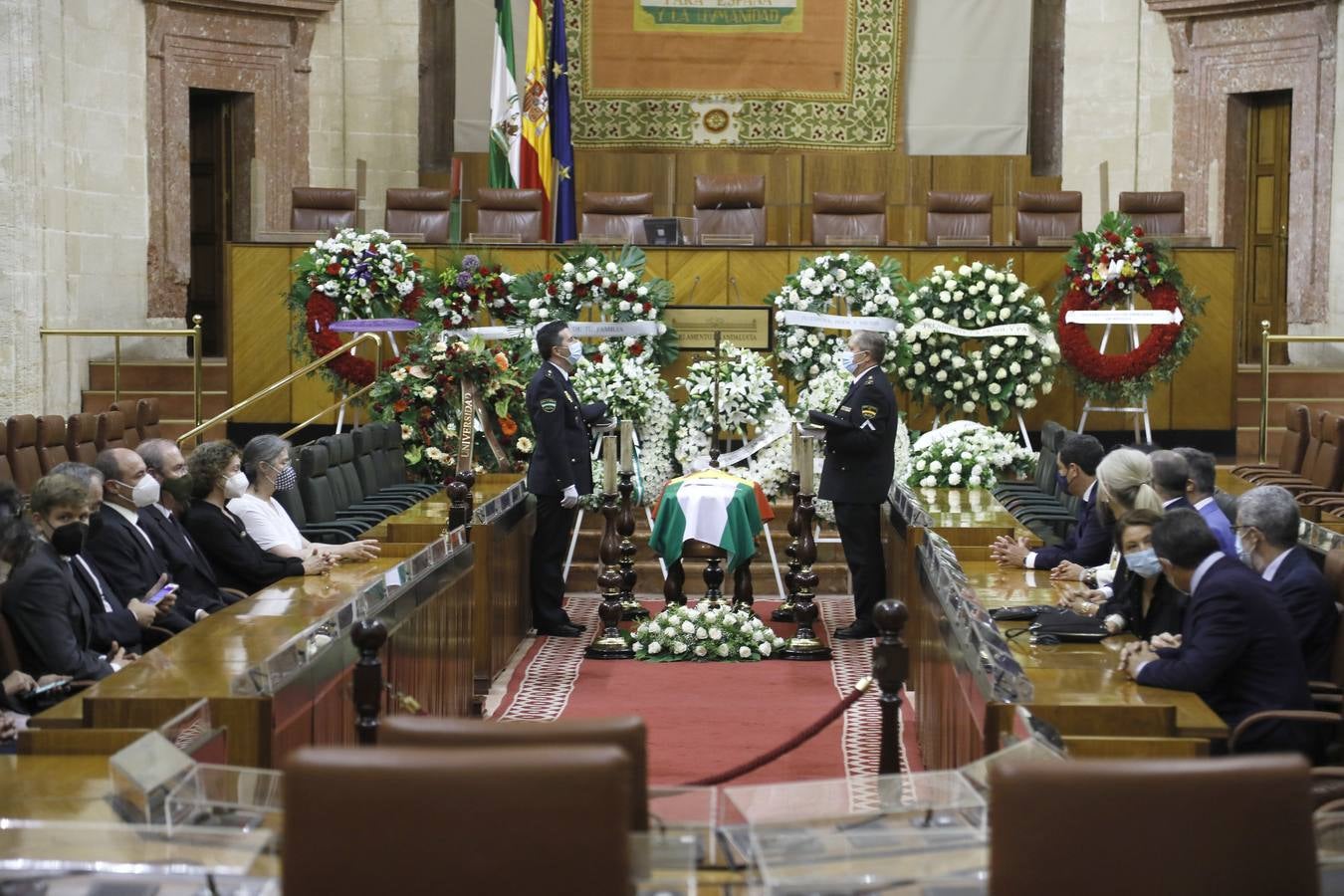 Capilla ardiente de Manuel Clavero en el Parlamento de Andalucía