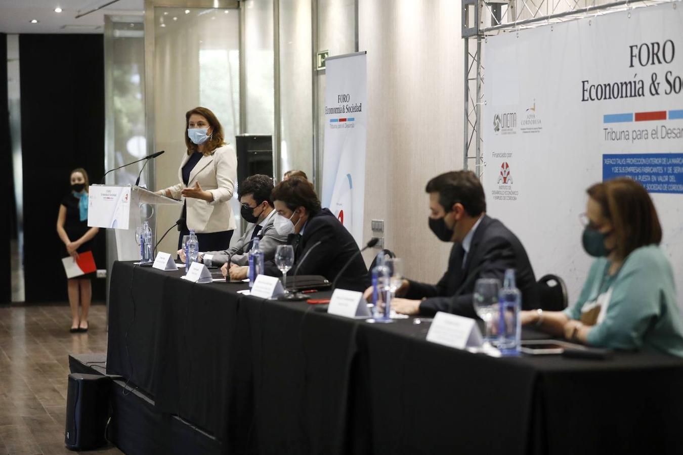 La charla de la consejera de Agricultura en el foro Asfaco de Córdoba, en imágenes