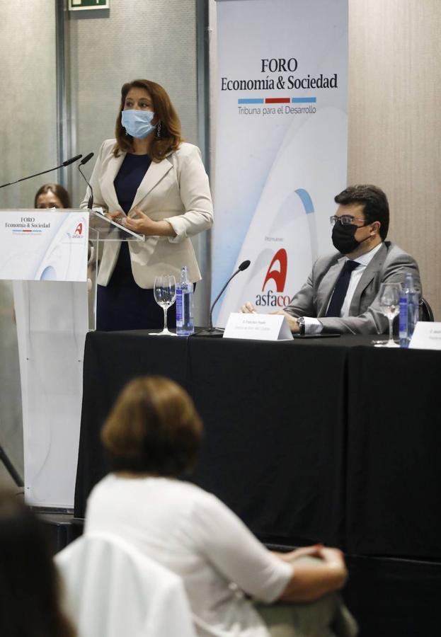 La charla de la consejera de Agricultura en el foro Asfaco de Córdoba, en imágenes