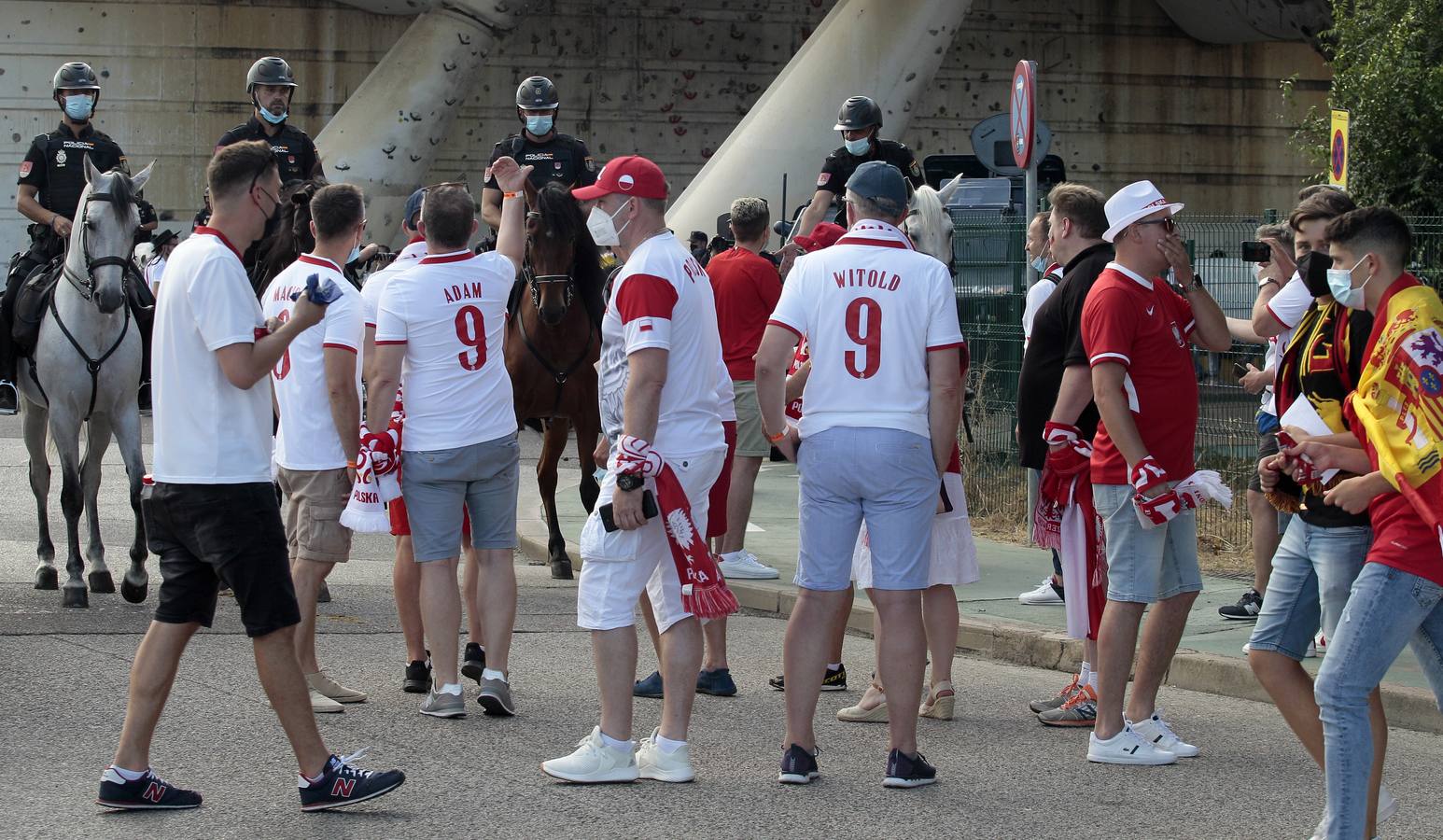 La Eurocopa se vive en las calles de Sevilla