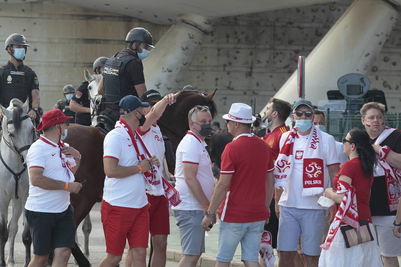 La Eurocopa se vive en las calles de Sevilla