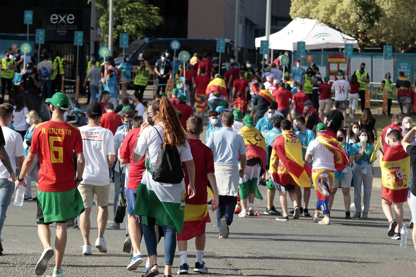 La Eurocopa se vive en las calles de Sevilla