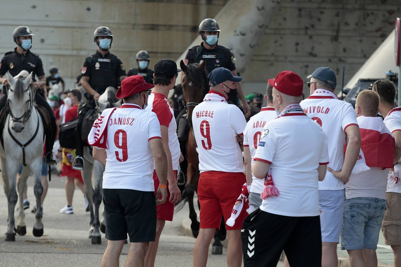 La Eurocopa se vive en las calles de Sevilla