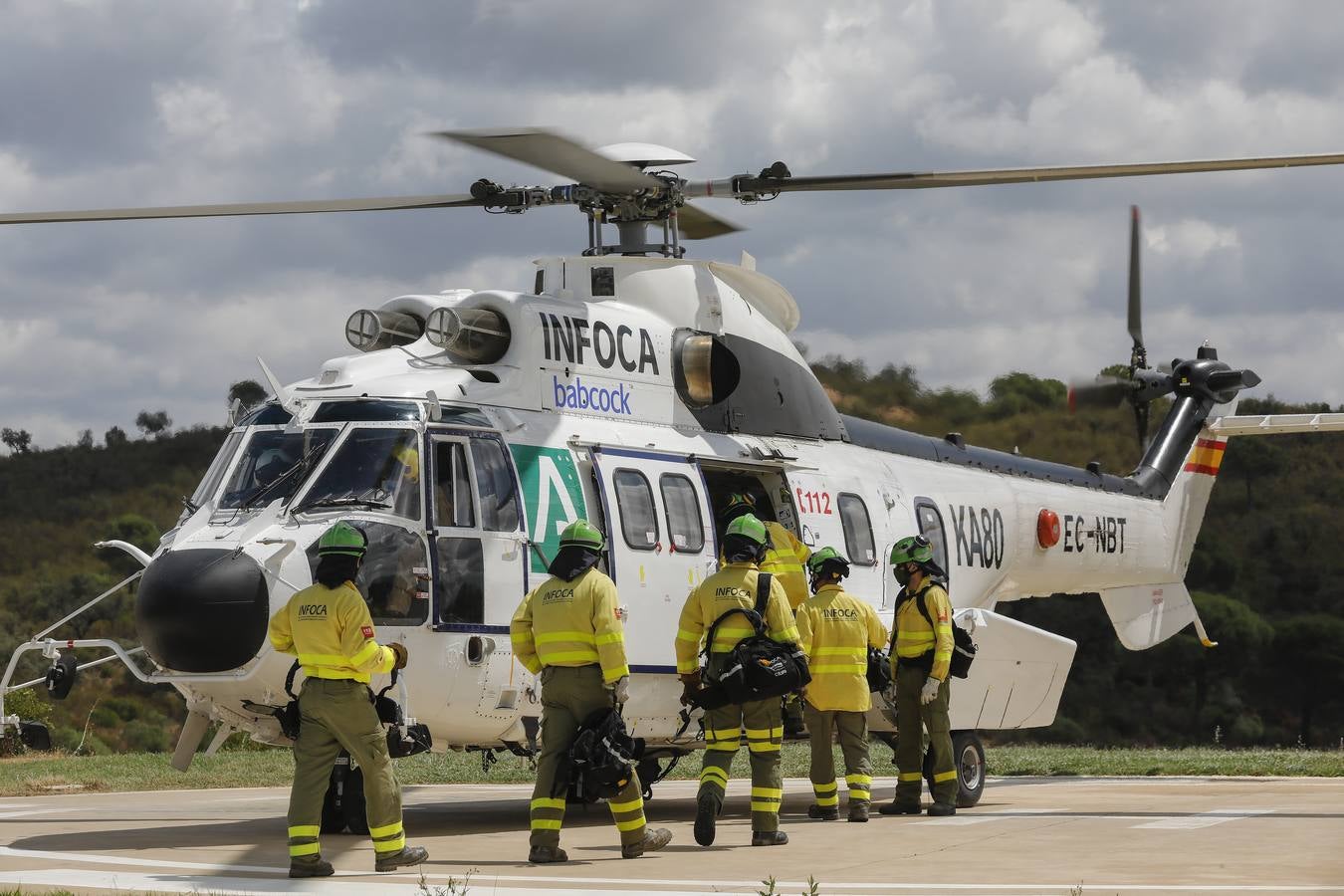 Los helicópteros Súper Puma, preparados contra el fuego