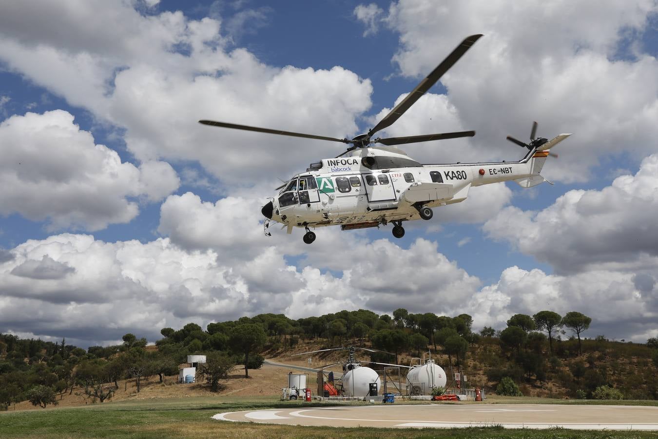 Los helicópteros Súper Puma, preparados contra el fuego