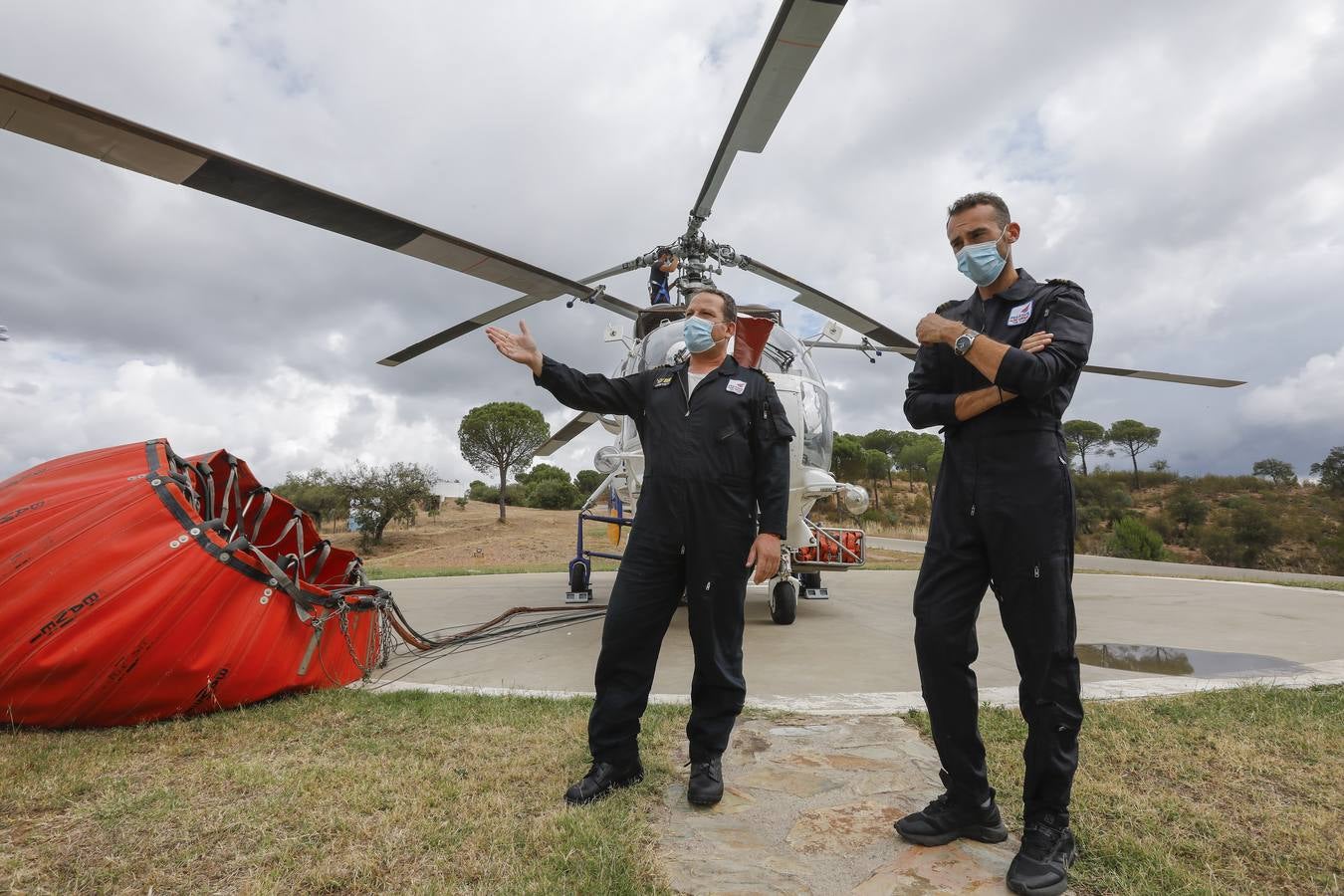 Los helicópteros Súper Puma, preparados contra el fuego