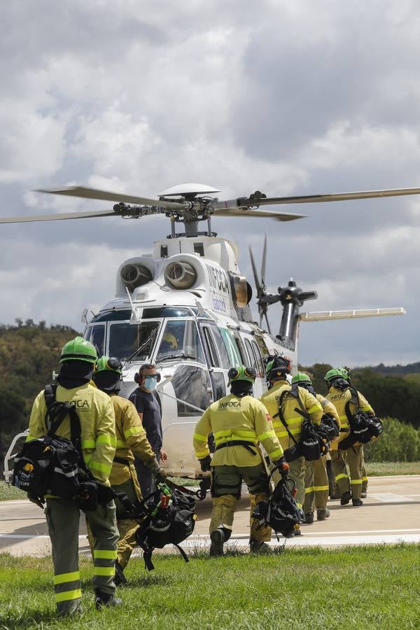 Los helicópteros Súper Puma, preparados contra el fuego