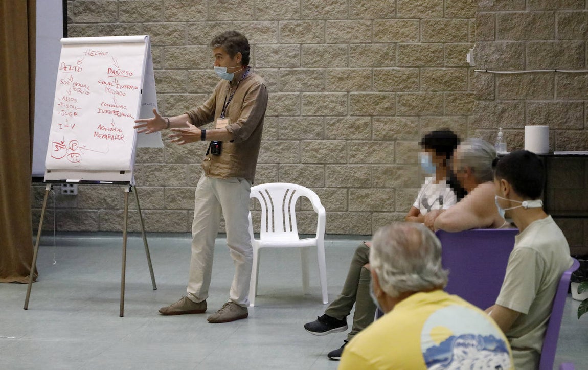 En imágenes, ABC en Prisión de Córdoba con reclusos que aprenden a pedir perdón