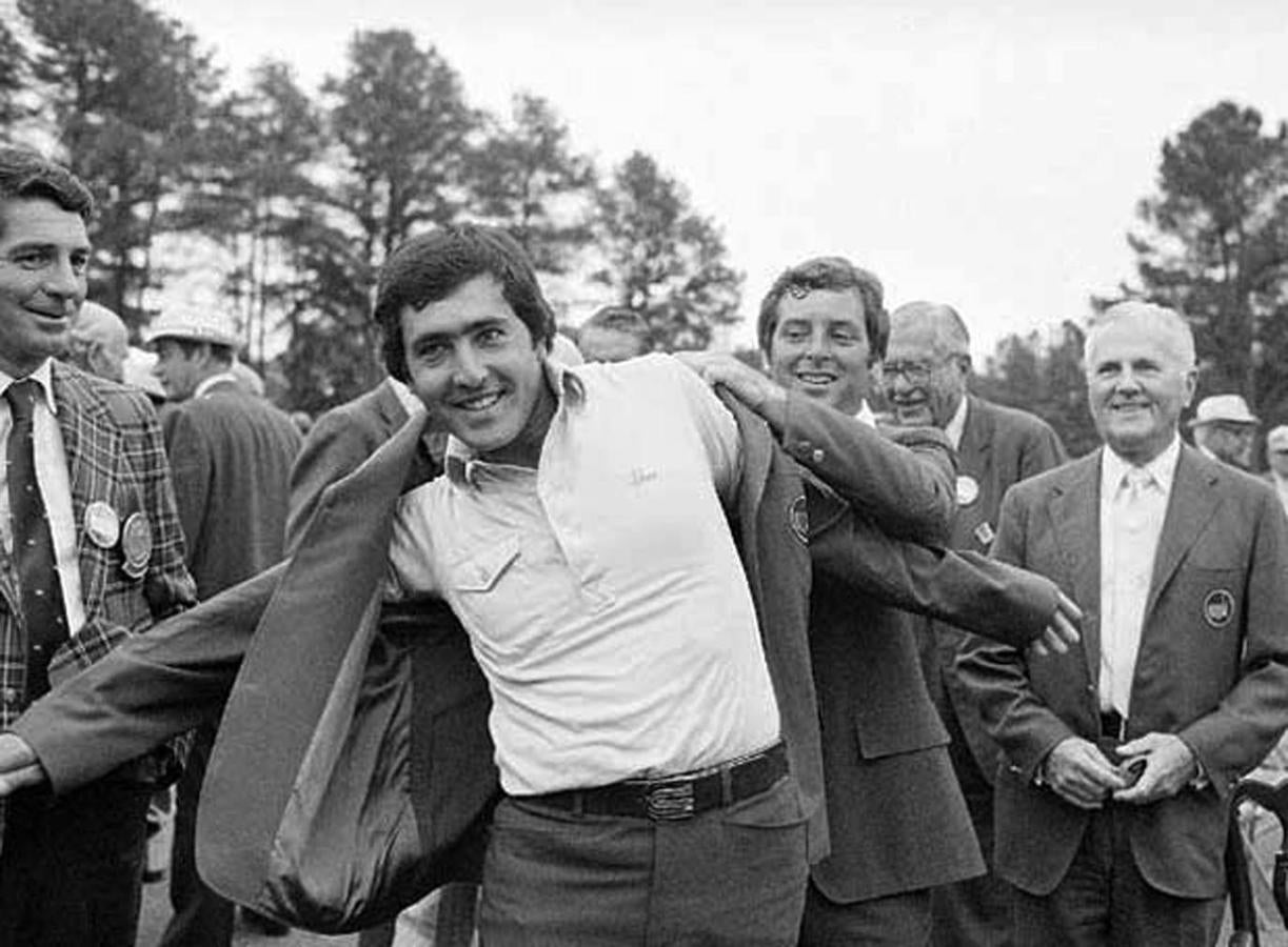 Masters de Augusta (1980). Un año más tarde, Severiano Ballesteros se hacía con la prestigiosa chaqueta verde en Augusta. De nuevo, se convirtió en el golfista más joven en lograr algo así. Tenía 23 años y consiguió hacerlo con 10 golpes de ventaja a falta de 9 hoyos, firmando 23 'birdies' y un 'eagle'. Fue el segundo extranjero en ganar este torneo.