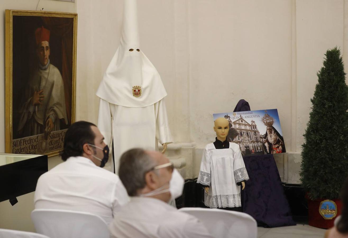 El hábito nazareno de la Quinta Angustia de Córdoba, en imágenes