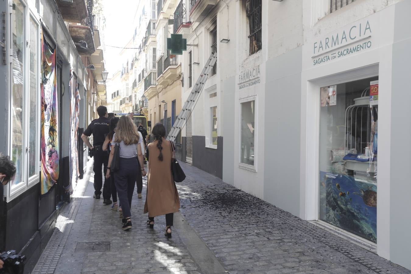 Fotos: Incendio mortal en una casa de la calle Sacramento en Cádiz