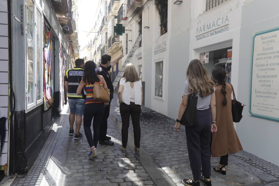 Fotos: Incendio mortal en una casa de la calle Sacramento en Cádiz