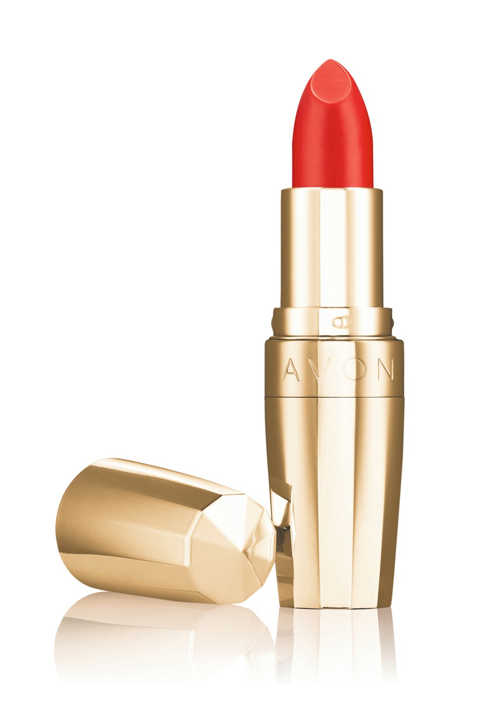 Barra de labios True de Avon. Este pintalabios perfila y aporta color intenso de una sola pasada. El pintalabios True de Avon destaca por su efecto primer para mejorar los labios y sus colores cargados de pigmentos (6,99 €).