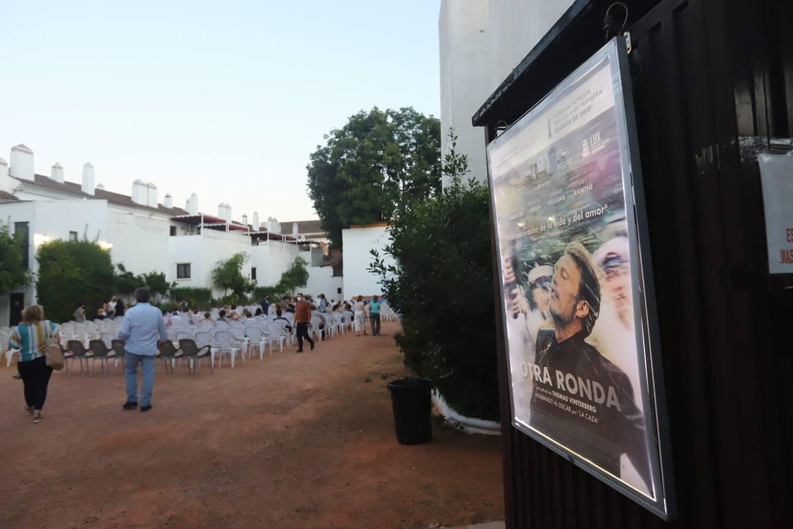 La apertura de los cines de verano de Córdoba, en imágenes