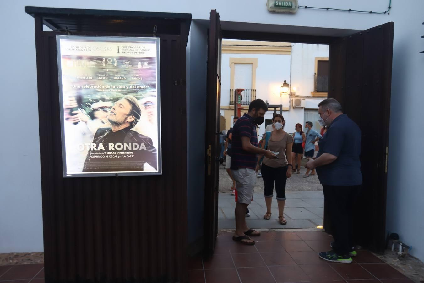 La apertura de los cines de verano de Córdoba, en imágenes