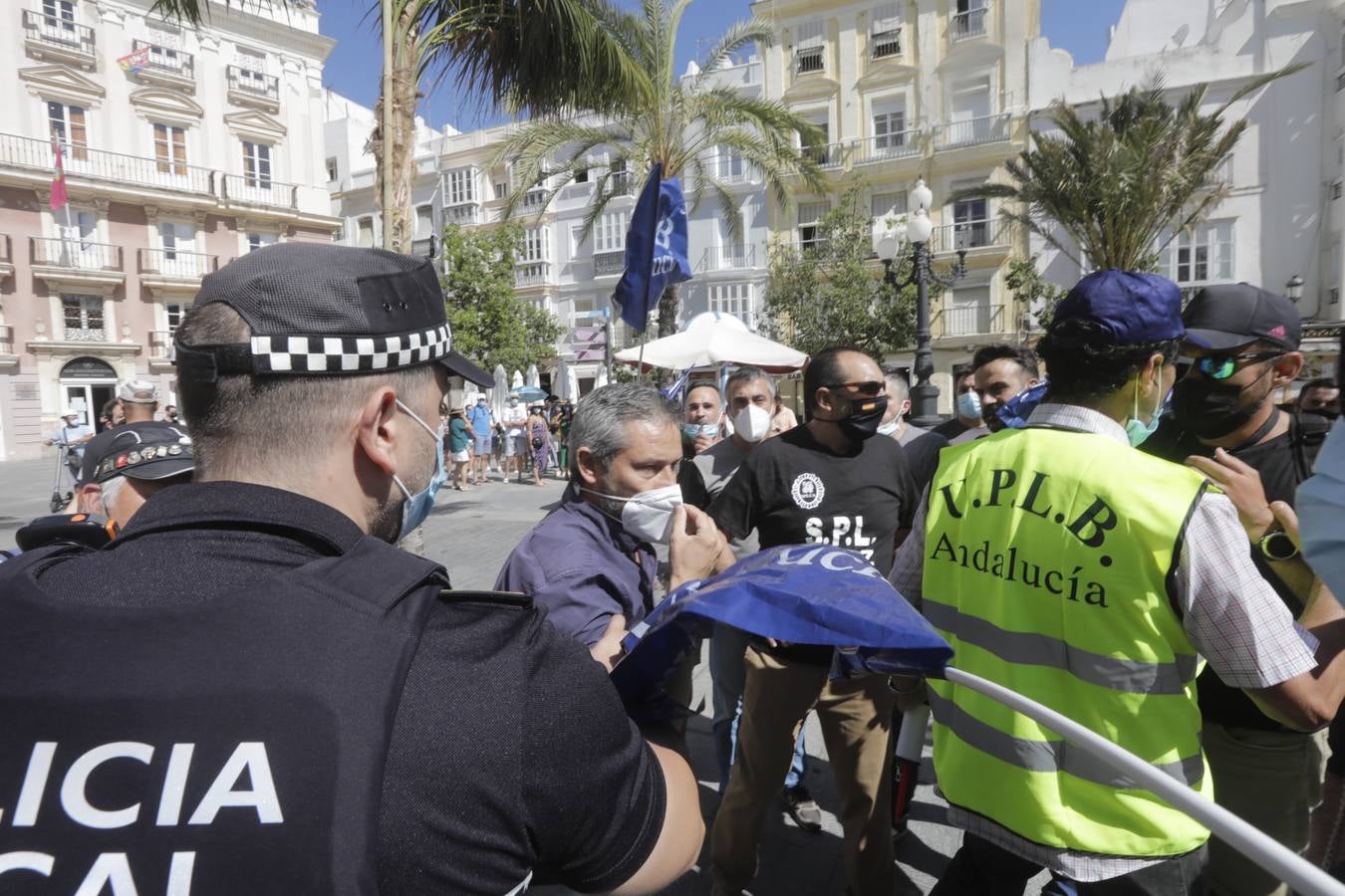 El enfrentamiento del concejal Paradas con los manifestantes de Policía Local