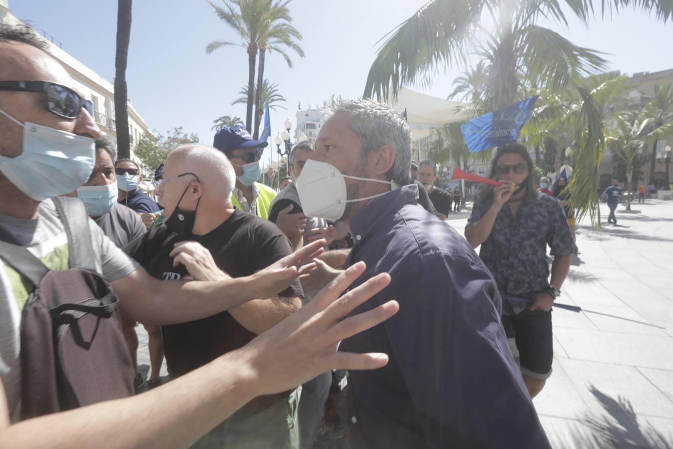 El enfrentamiento del concejal Paradas con los manifestantes de Policía Local