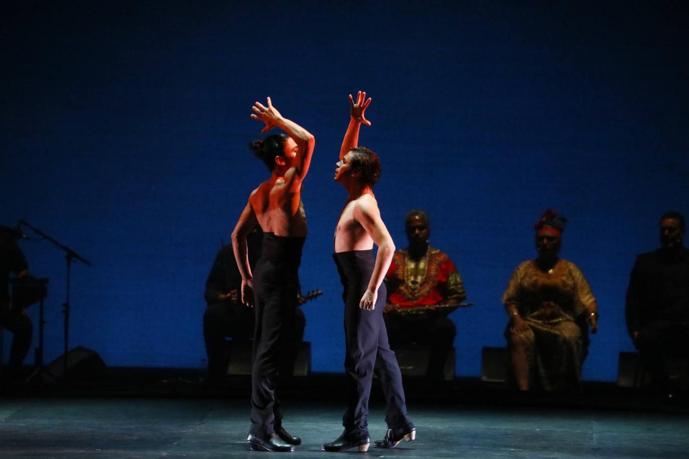 El espectáculo &#039;Negro Blanco Flamenco&#039; en el Gran Teatro de Córdoba, en imágenes