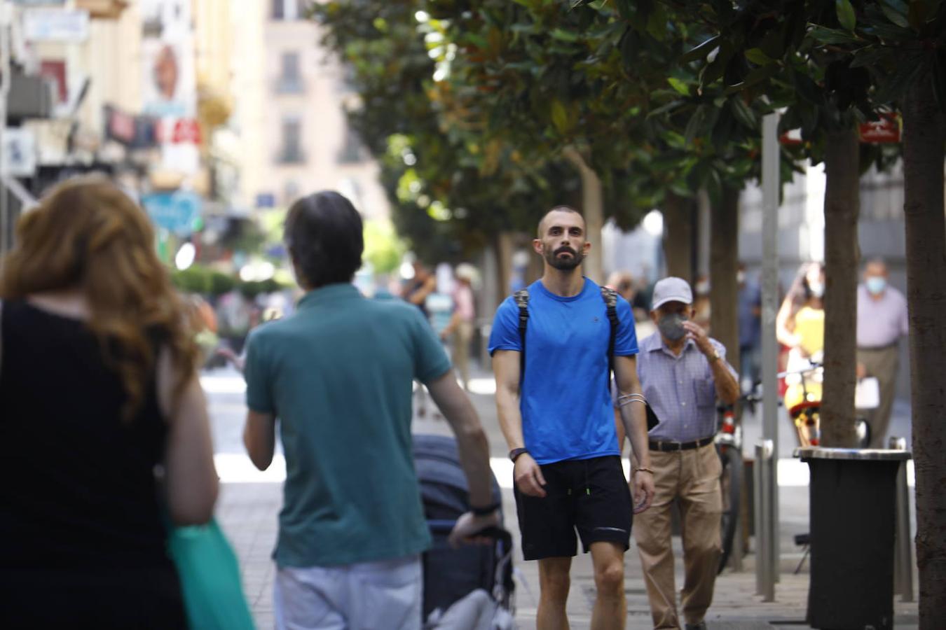 El primer día sin la mascarilla obligatoria en exteriores en Córdoba, en imágenes