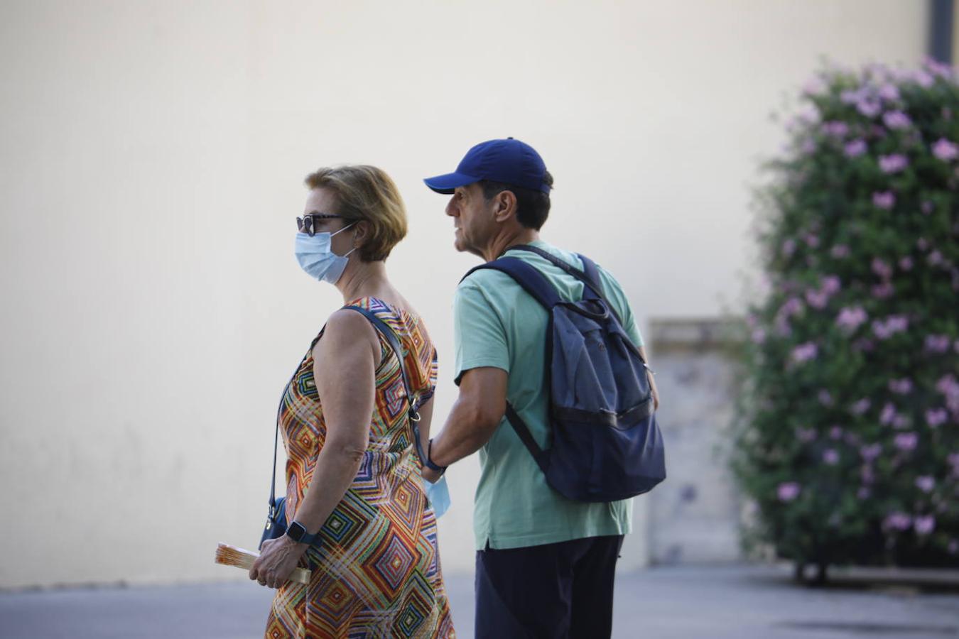 El primer día sin la mascarilla obligatoria en exteriores en Córdoba, en imágenes