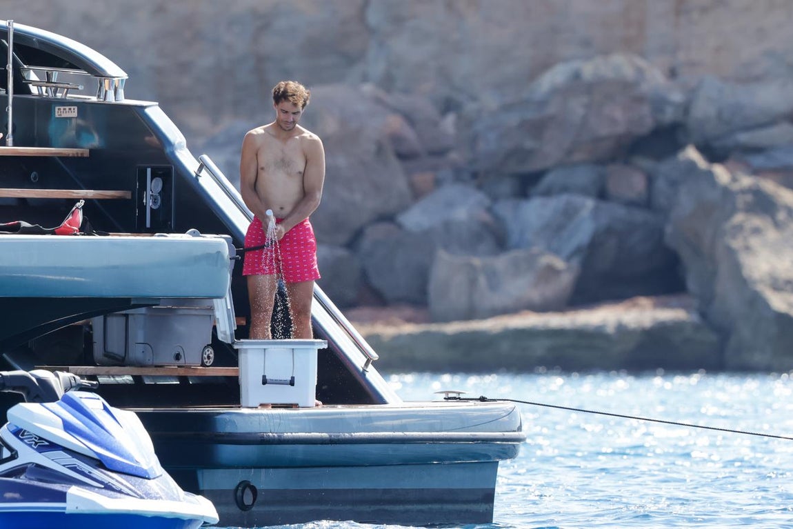 Desconexión en alta mar. El pasado año ya pasó unas vacaciones en familia y ahora ha aprovechado para invitar también a sus allegados con los que ha pasado un fin de semana a todo lujo.