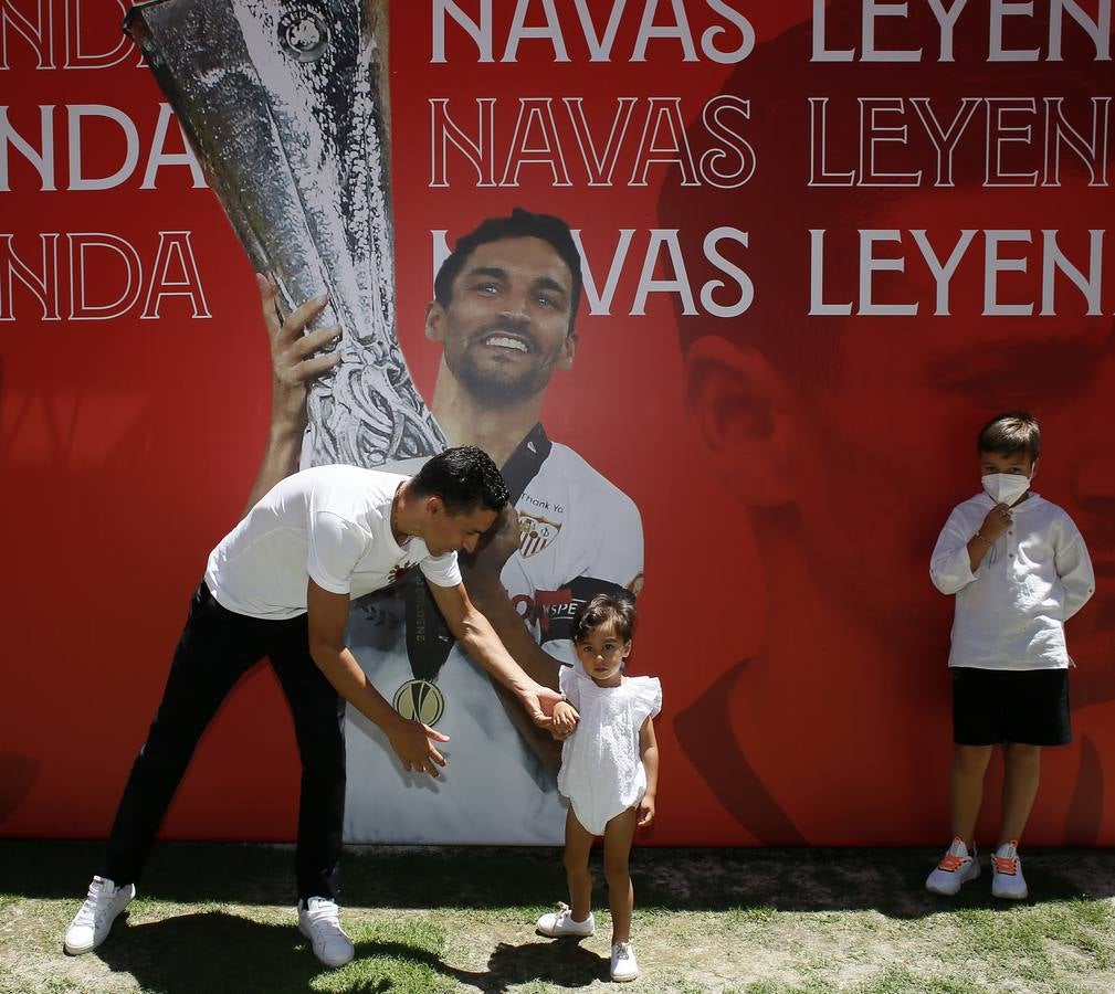 Acto de renovación de Jesús Navas con el Sevilla FC